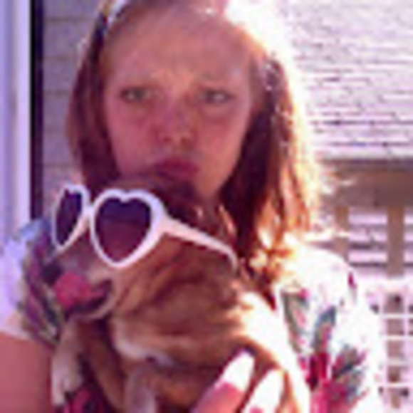 Meet your Posher, Genevieve - Picture 1 of 1